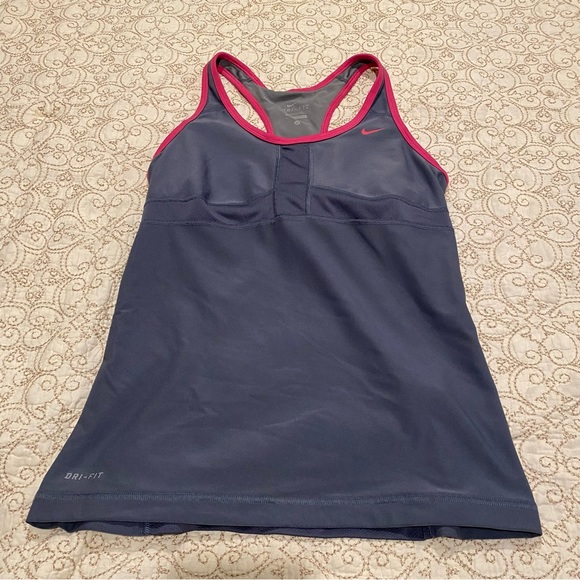 Nike Dri-Fit Women’s Workout Tank Top - Picture 3 of 9